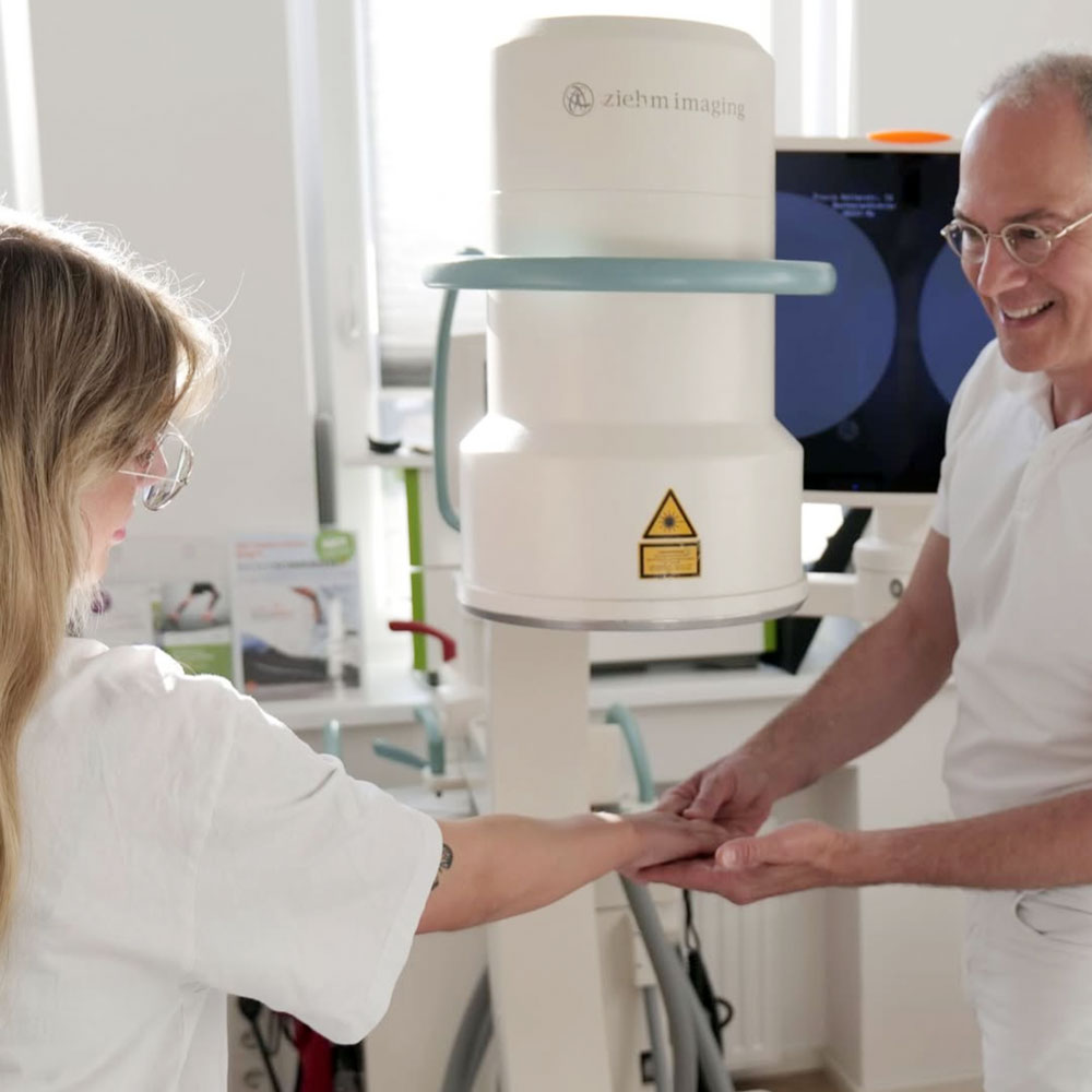 Dr. med. Roman Winkler Facharzt für Orthopädie und Unfallchirurgie Praxis für spezielle Schmerztherapie in München Zentrum, in der Sendlinger Str. 37