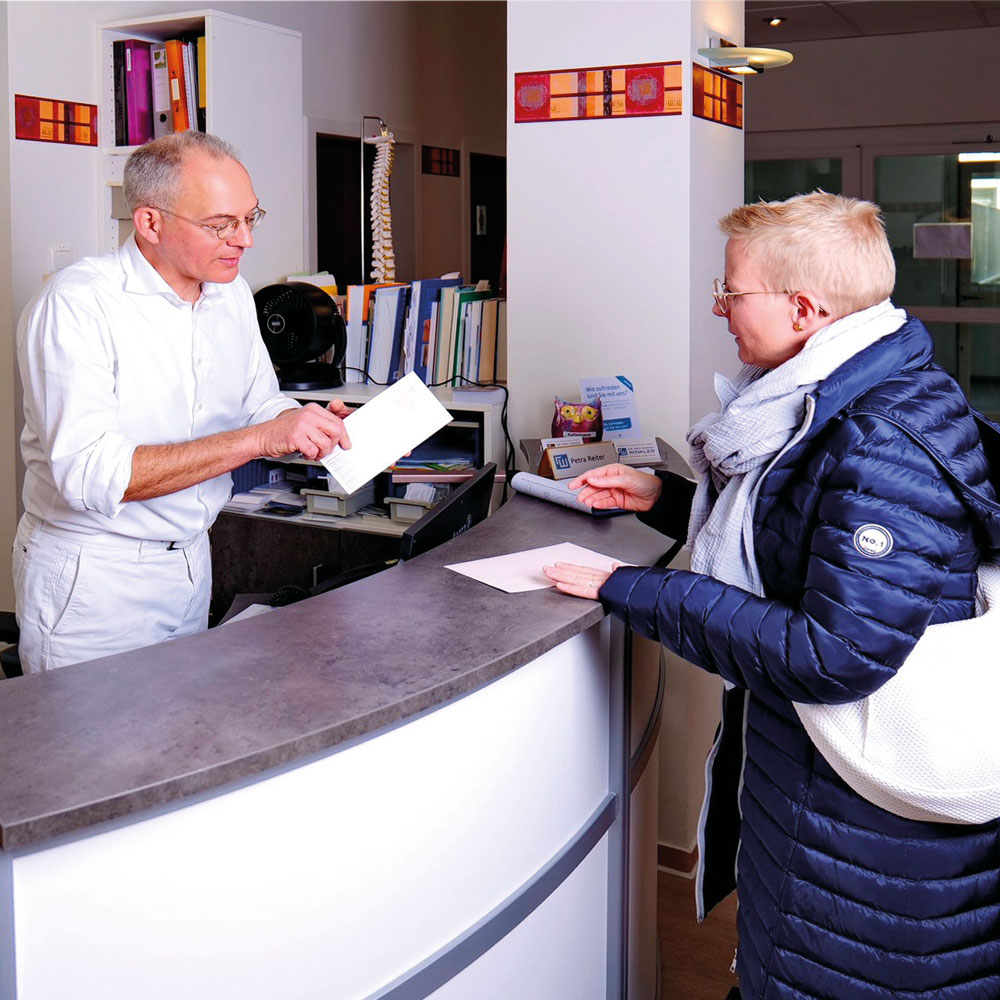 Dr. med. Roman Winkler Facharzt für Orthopädie und Unfallchirurgie – Praxis im Bahnhofsweg 10 · 82008 Unterhaching